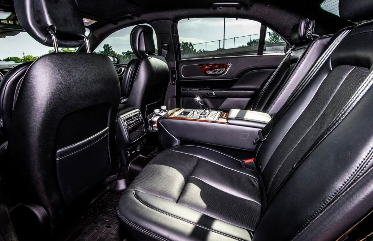 Denver limo service provides Cadillac Escalade Black SUV Luxury 6 Passengers and alot more.