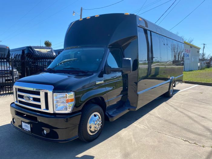 Black party bus – Colorado limo service